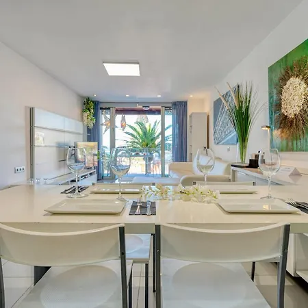 Oceanfront Balcony With 2Bed & 2Bath In Las Canteras Las Palmas de Gran Canaria